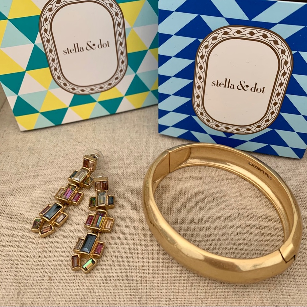 Stella & Dot/ Set of earrings and a bangle
